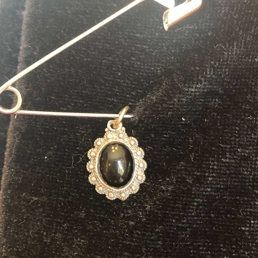 Black onyx pendant